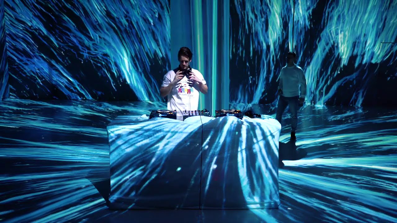 MOTION EXPERIENCE DJ-SET - MR. BELT & WEZOL